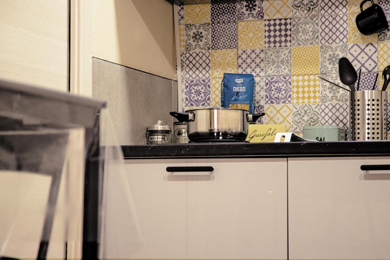 Graziano Home Station Наполи Екстериор снимка